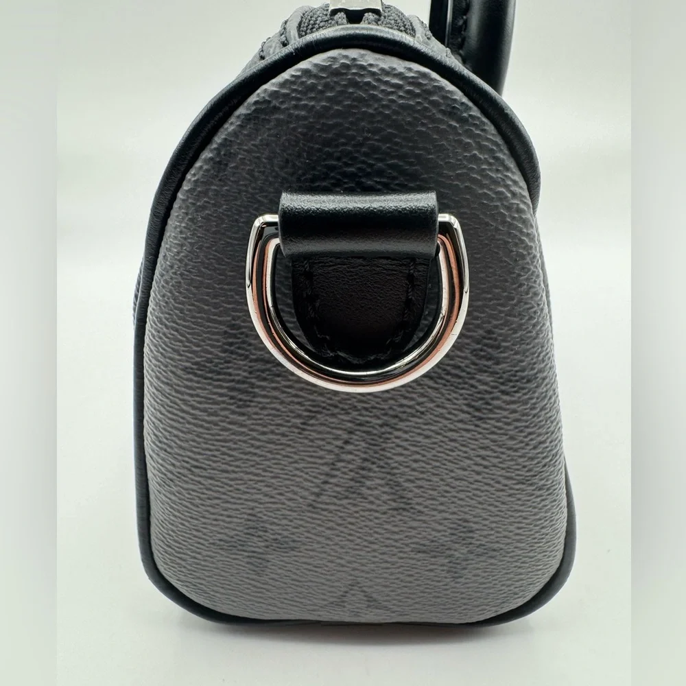 Louis Vuitton Keepall Bandoulière 25 - Picture 7 of 16